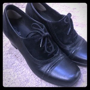 Clark lace ups